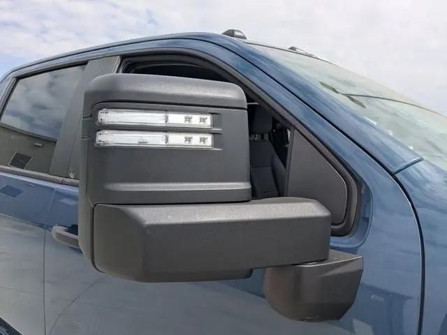 2024 Chevrolet Silverado 2500HD 4WD Crew Cab Standard Bed Custom