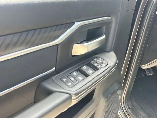 2026 Ram 3500 Big Horn Crew Cab 4x4 8' Box
