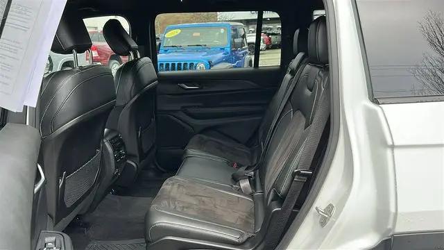 2023 Jeep Grand Cherokee L Altitude 4x4