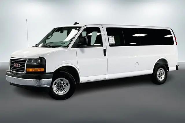 2025 GMC Savana Passenger RWD 3500 Extended Wheelbase LT
