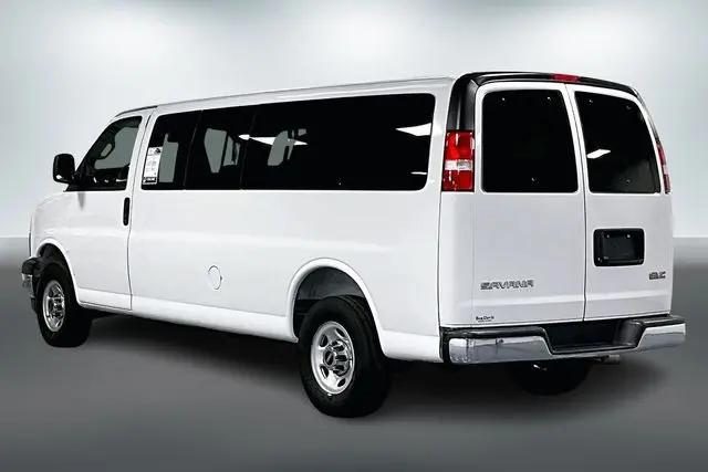 2025 GMC Savana Passenger RWD 3500 Extended Wheelbase LT