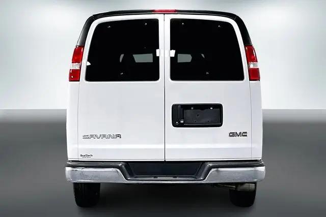 2025 GMC Savana Passenger RWD 3500 Extended Wheelbase LT