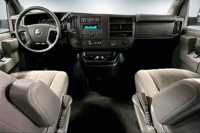 2025 GMC Savana Passenger RWD 3500 Extended Wheelbase LT