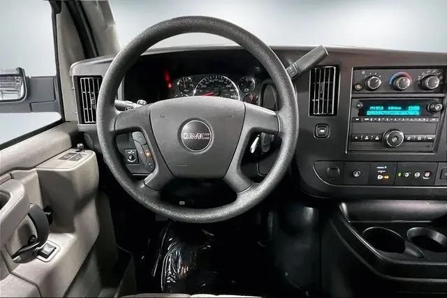 2025 GMC Savana Passenger RWD 3500 Extended Wheelbase LT