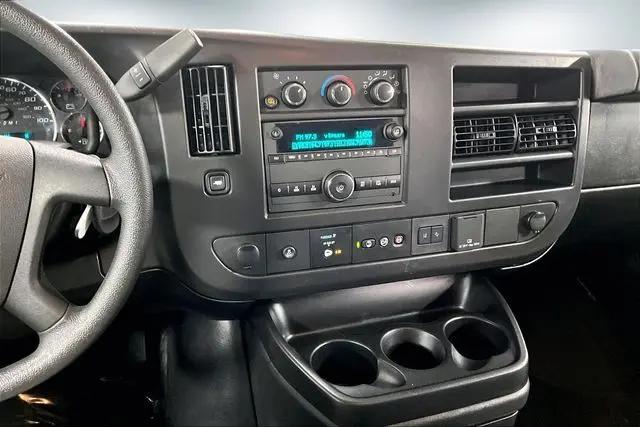 2025 GMC Savana Passenger RWD 3500 Extended Wheelbase LT