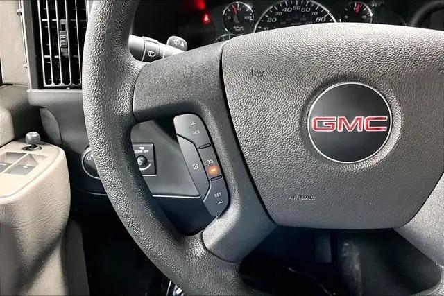 2025 GMC Savana Passenger RWD 3500 Extended Wheelbase LT