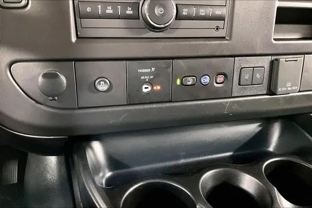 2025 GMC Savana Passenger RWD 3500 Extended Wheelbase LT