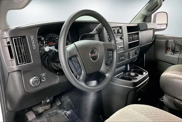 2025 GMC Savana Passenger RWD 3500 Extended Wheelbase LT