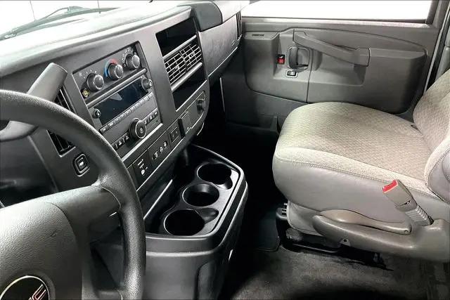 2025 GMC Savana Passenger RWD 3500 Extended Wheelbase LT