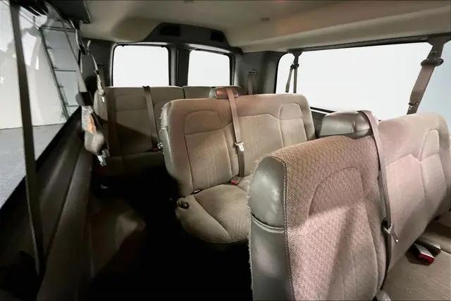 2025 GMC Savana Passenger RWD 3500 Extended Wheelbase LT