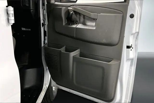 2025 GMC Savana Passenger RWD 3500 Extended Wheelbase LT