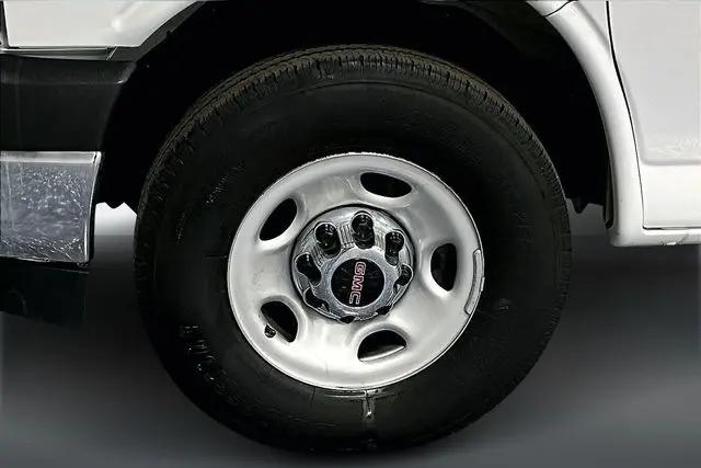 2025 GMC Savana Passenger RWD 3500 Extended Wheelbase LT
