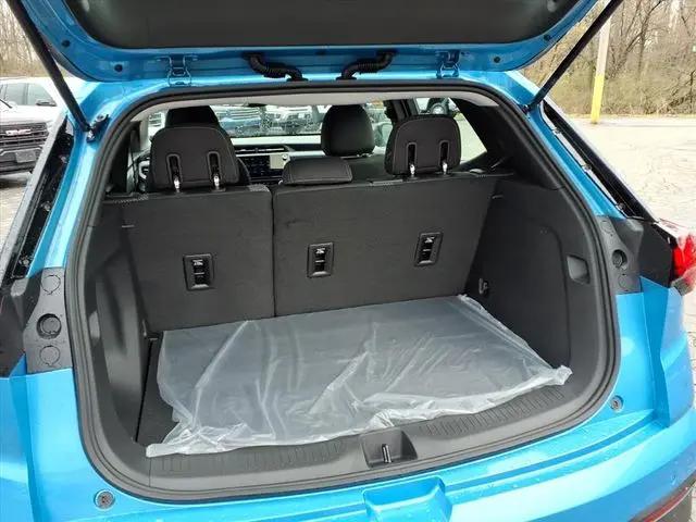 2027 Chevrolet Bolt LT FWD