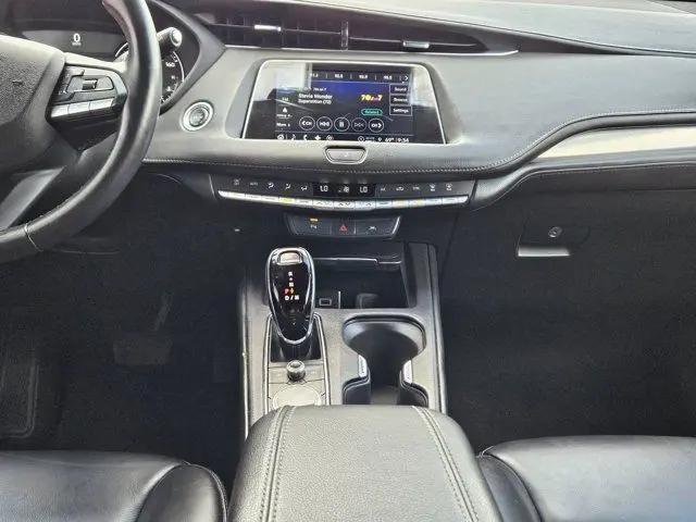 2023 Cadillac XT4 FWD Premium Luxury