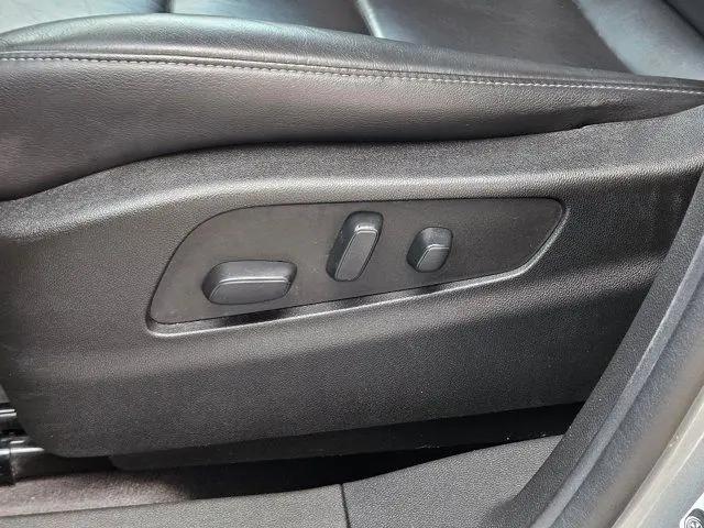 2023 Cadillac XT4 FWD Premium Luxury
