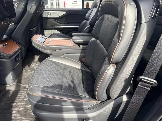 2025 Lincoln Navigator Black Label