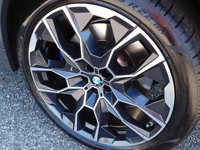 2024 BMW X7 M60i
