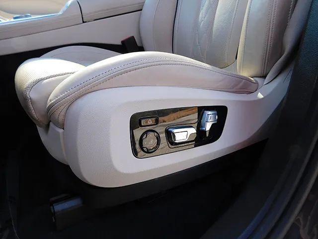 2024 BMW X7 M60i