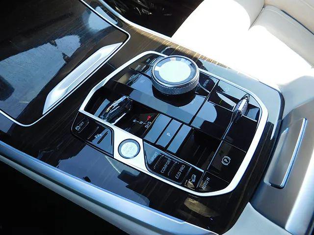 2024 BMW X7 M60i