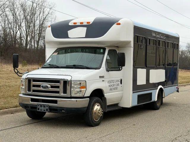2013 Ford E-350 Cutaway Base