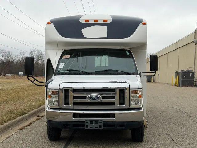 2013 Ford E-350 Cutaway Base