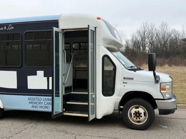 2013 Ford E-350 Cutaway Base