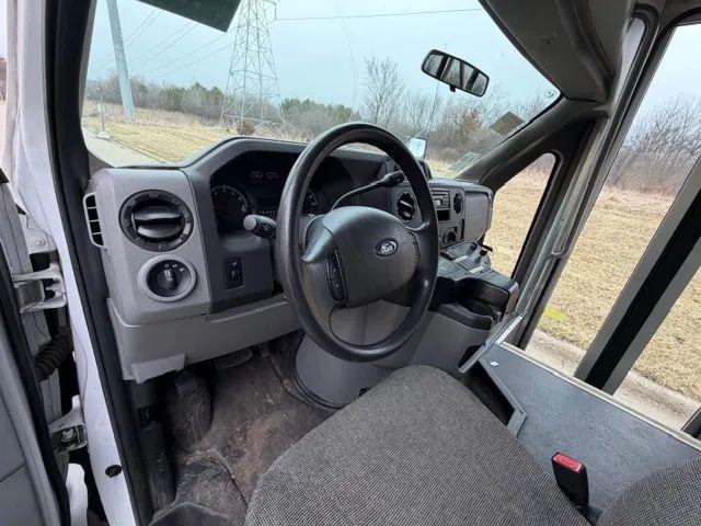 2013 Ford E-350 Cutaway Base