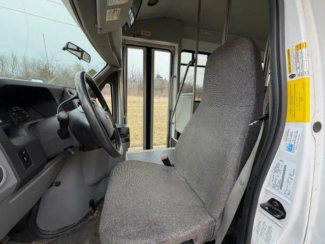 2013 Ford E-350 Cutaway Base