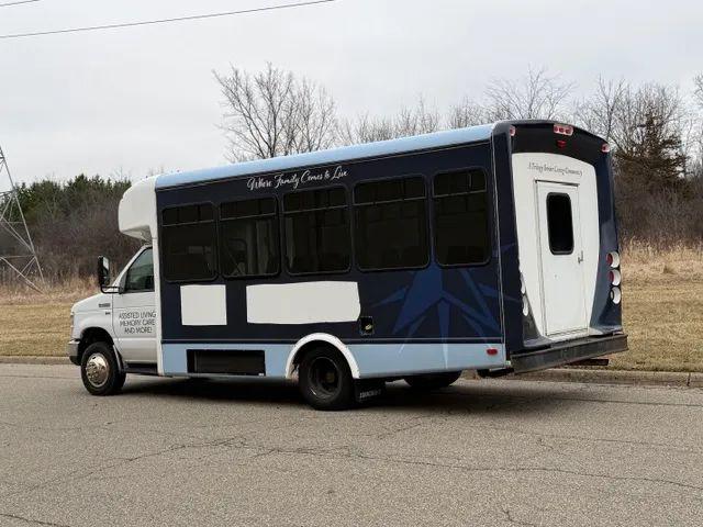 2013 Ford E-350 Cutaway Base