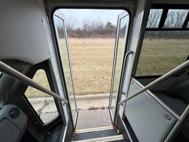 2013 Ford E-350 Cutaway Base