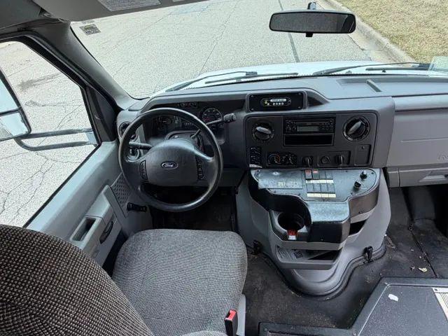 2013 Ford E-350 Cutaway Base
