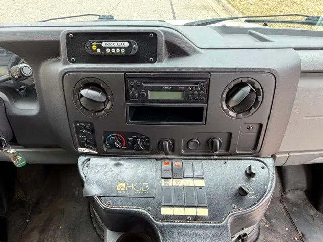 2013 Ford E-350 Cutaway Base