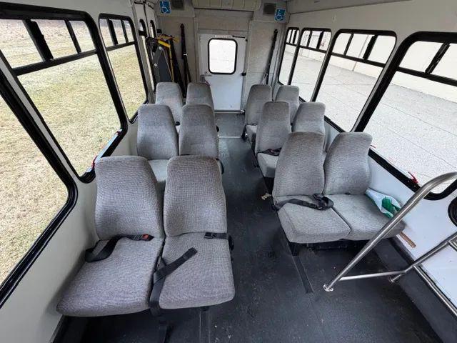 2013 Ford E-350 Cutaway Base