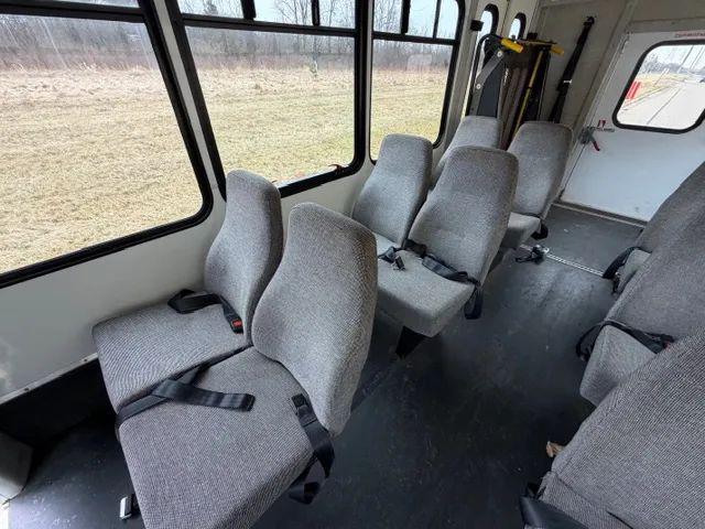 2013 Ford E-350 Cutaway Base