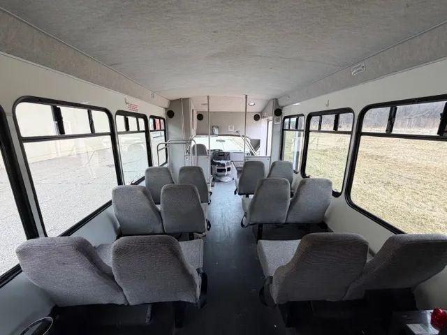 2013 Ford E-350 Cutaway Base