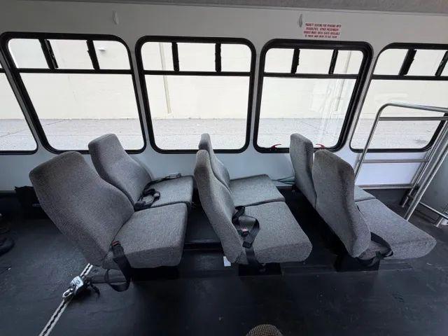 2013 Ford E-350 Cutaway Base