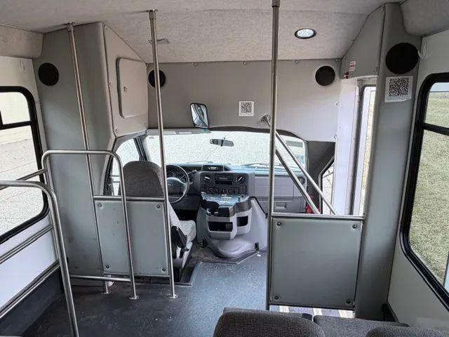 2013 Ford E-350 Cutaway Base
