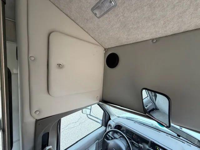2013 Ford E-350 Cutaway Base
