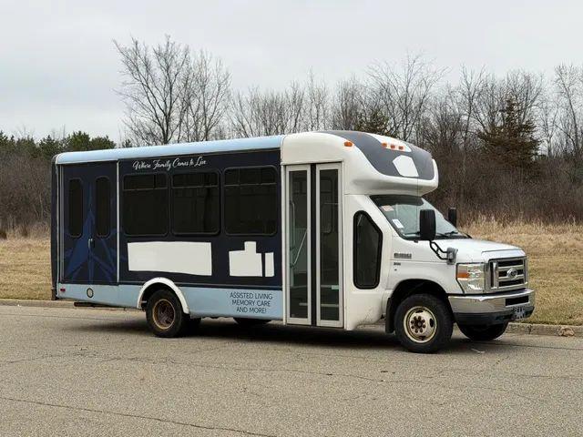 2013 Ford E-350 Cutaway Base