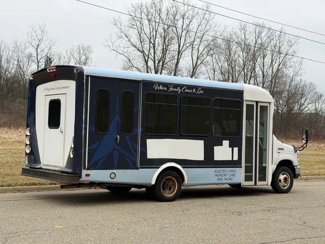 2013 Ford E-350 Cutaway Base