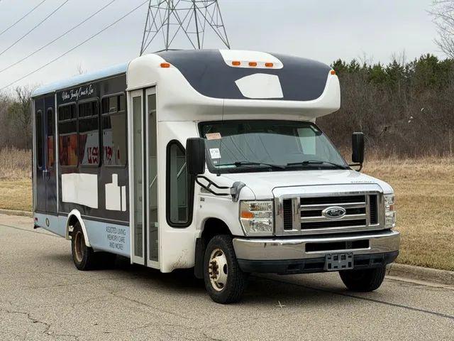 2013 Ford E-350 Cutaway Base