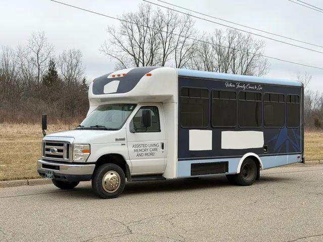 2013 Ford E-350 Cutaway Base
