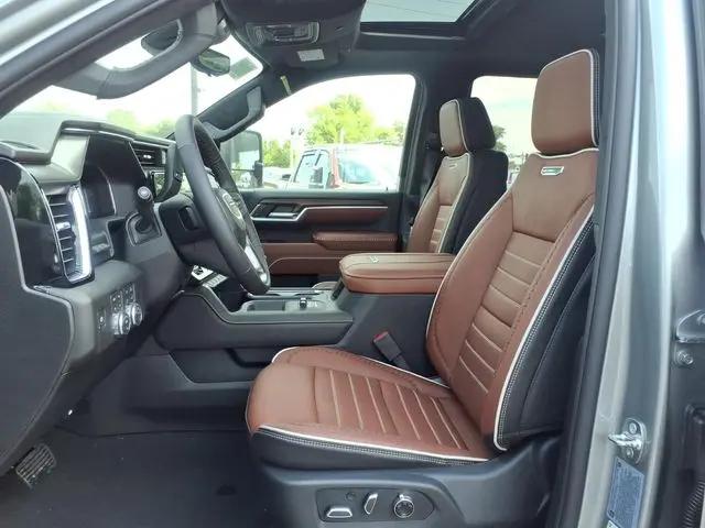 2026 GMC Sierra 2500HD Crew Cab, Standard Bed, Denali Ultimate, 4WD