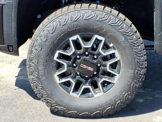 2026 GMC Sierra 2500HD Crew Cab, Standard Bed, AT4X, 4WD