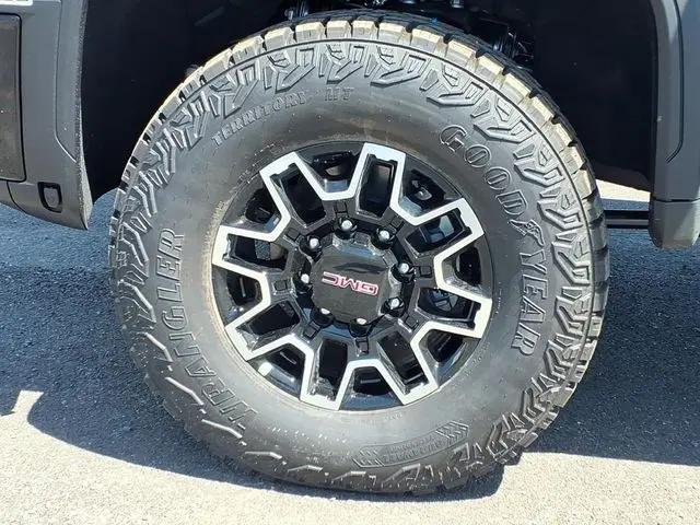 2026 GMC Sierra 2500HD Crew Cab, Standard Bed, AT4X, 4WD