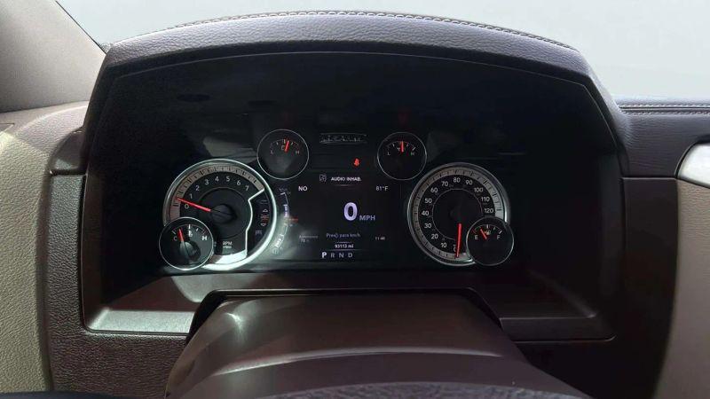 2017 Ram 1500 Laramie Crew Cab 4x4 5'7" Box