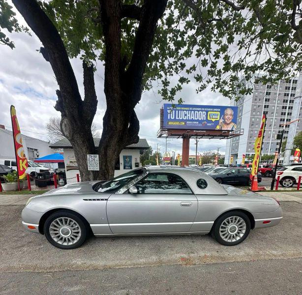 2004 Ford Thunderbird Base