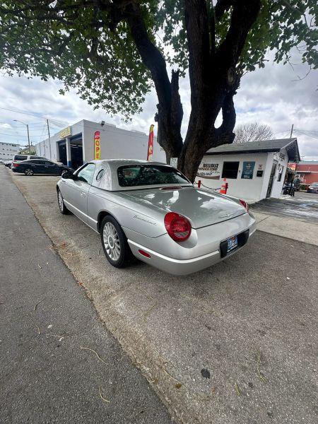 2004 Ford Thunderbird Base