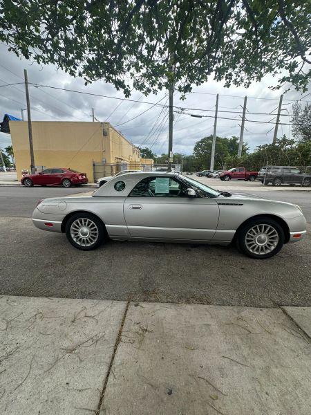 2004 Ford Thunderbird Base