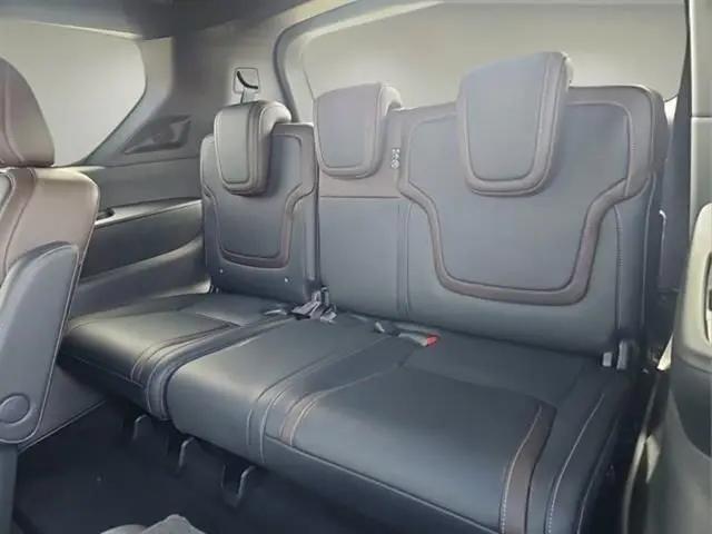 2025 Nissan Armada SL 4WD
